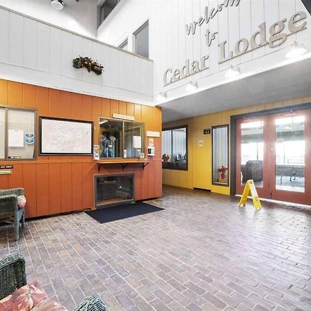 Cute Lower Level Cedar Lodge Room With Balcony & Lake Views! Laconia Exteriér fotografie