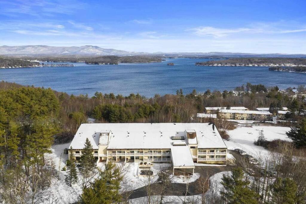 Cute Lower Level Cedar Lodge Room With Balcony & Lake Views! Laconia Exteriér fotografie